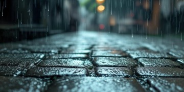 小雨巴巴在这里究竟是哪首歌？